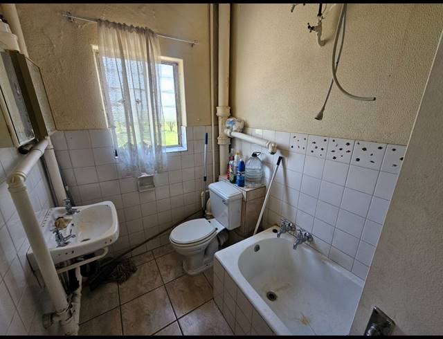 1 BEDROOM FLAT FOR SALE IN SASOLBURG EXT 12
